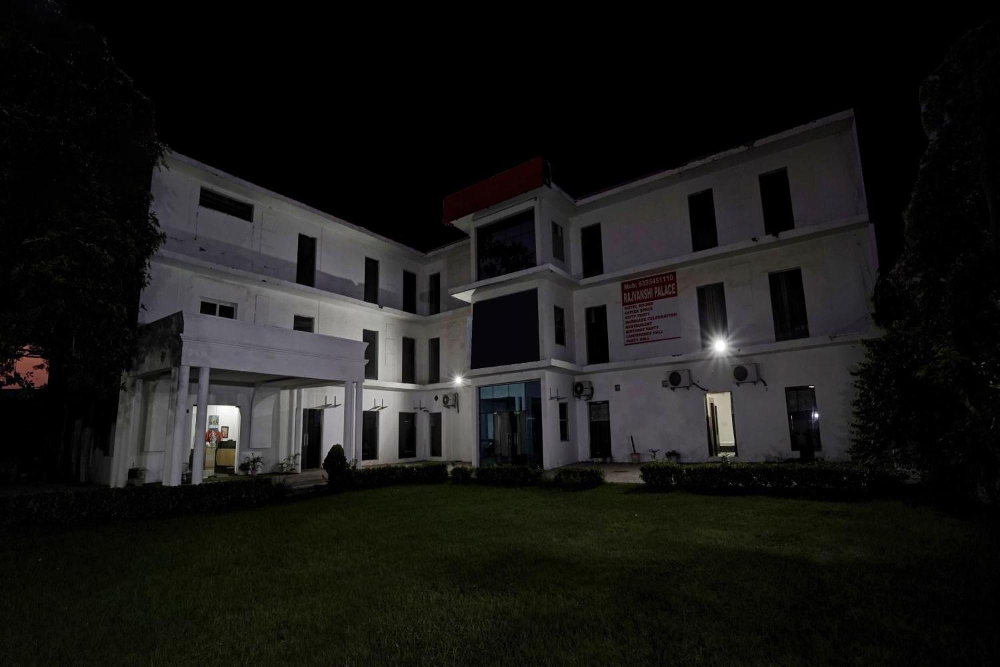 Collection O Rajvanshi Paradise Gurgaon Exterior photo