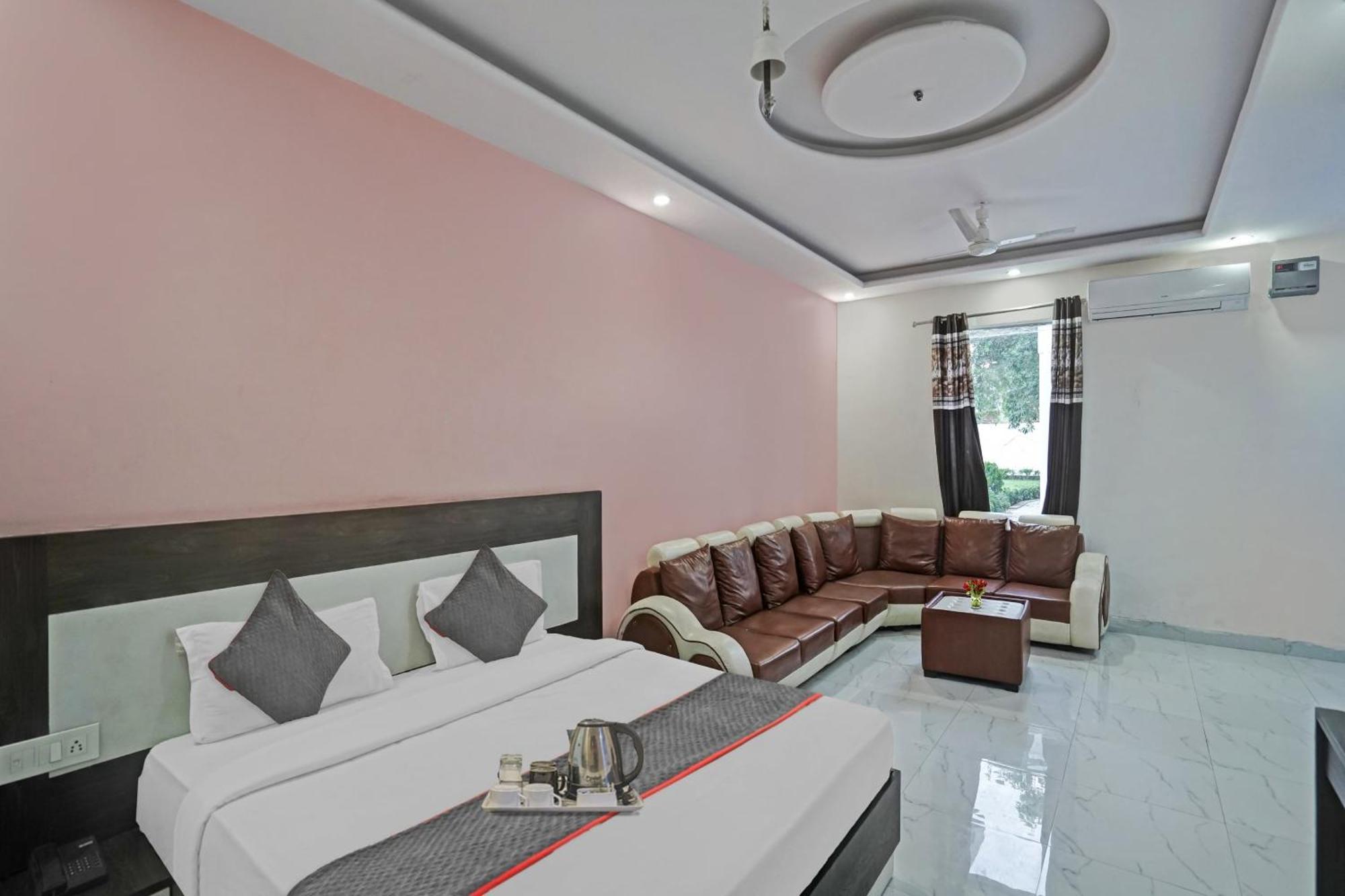 Collection O Rajvanshi Paradise Gurgaon Exterior photo