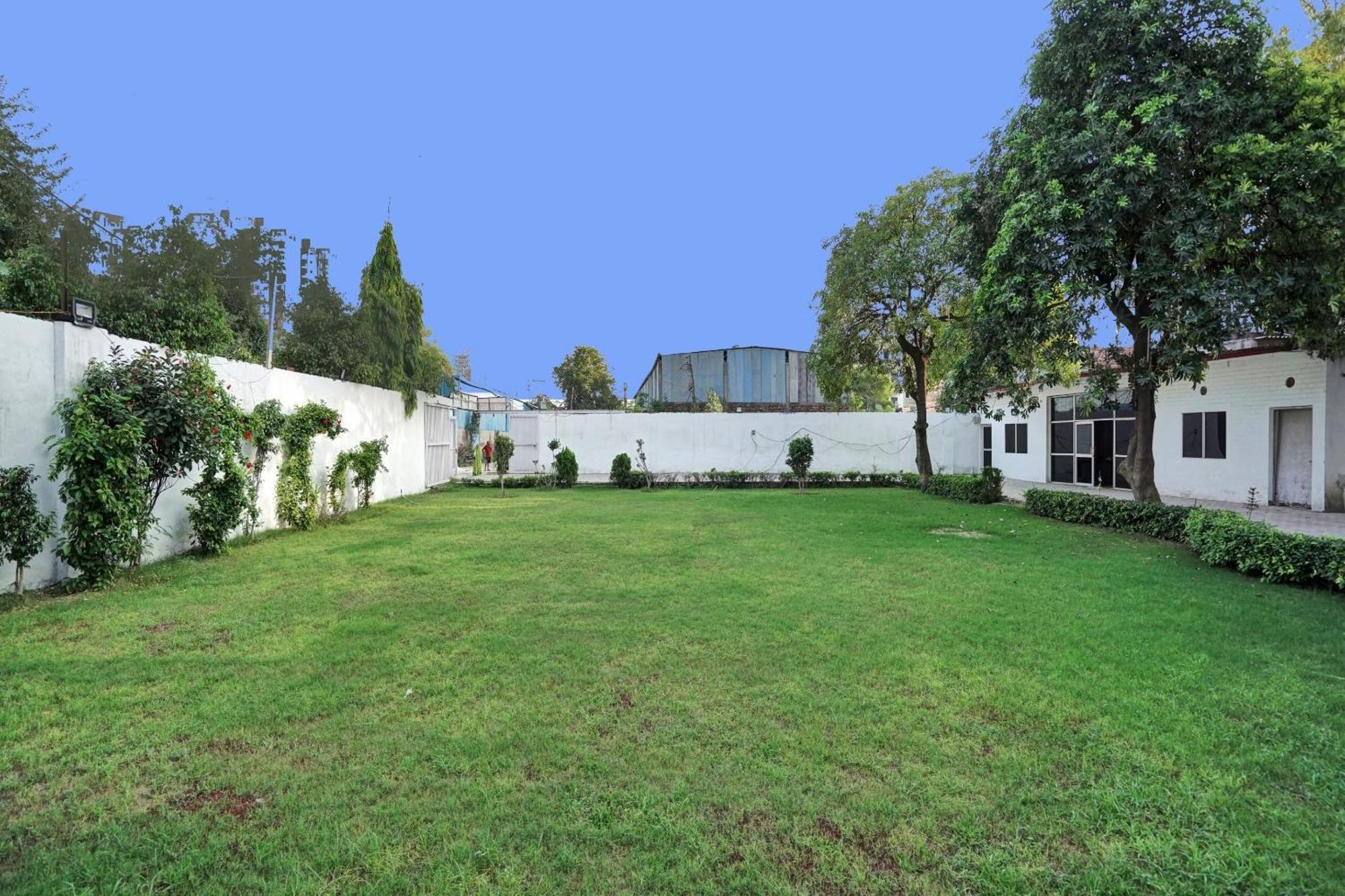 Collection O Rajvanshi Paradise Gurgaon Exterior photo